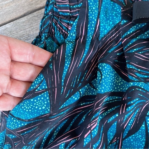 Lululemon Spring Break Away Short II Palm Lace Tofino Teal Multi W7FFPS Size 4 - Picture 6 of 9